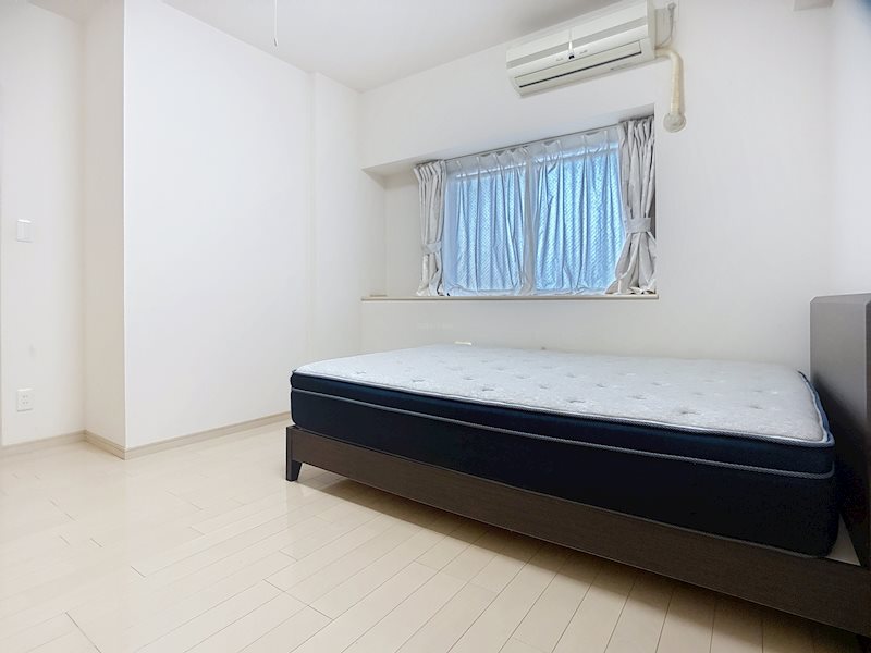 (東側洋室)子供部屋やご夫婦の寝室として利用できるプライベート空間です! ディークラディア葵東 その他