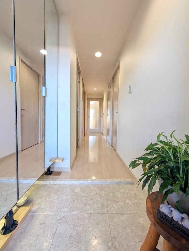 美しい仕様とデザインの玄関です。 ディークラディア葵東 その他