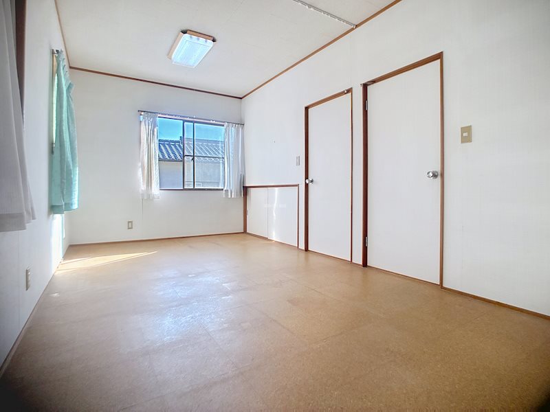 2階洋室 子供部屋 成長とともに空間を間仕切できます 掛川市葛ケ丘 その他