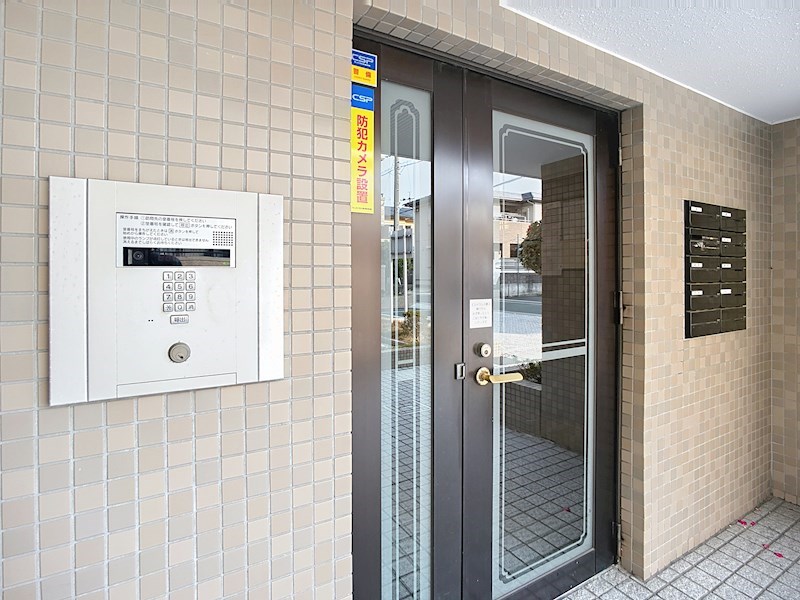 リバティ中島弐番館 共用部写真（エントランス）
