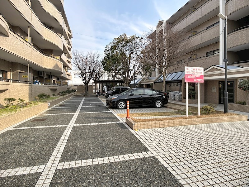 リバティ中島弐番館 共用部写真（駐車場）