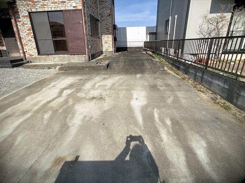 静岡県袋井市新屋４丁目 現地写真（駐車場）