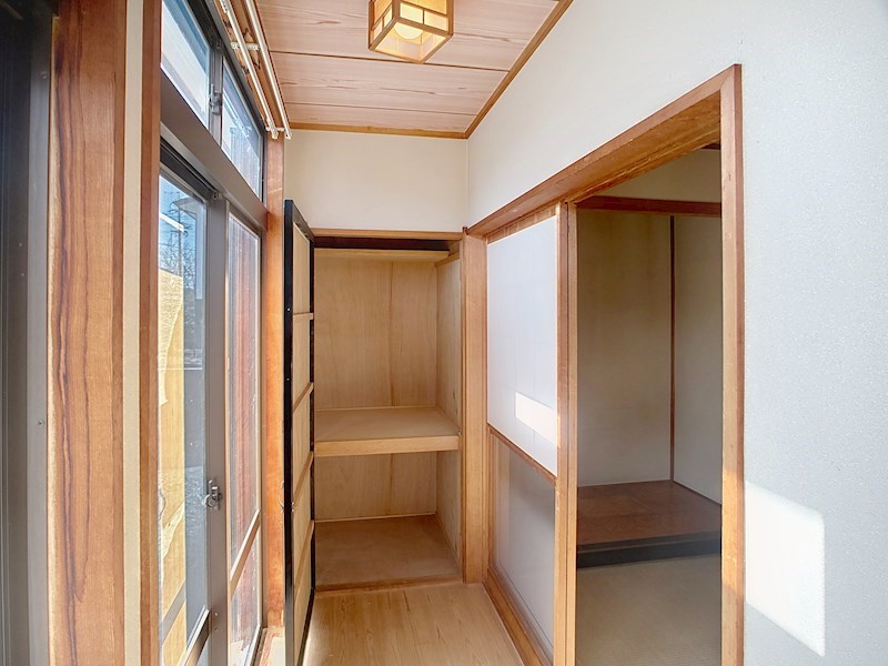 静岡県袋井市新屋４丁目 内観写真（収納）
