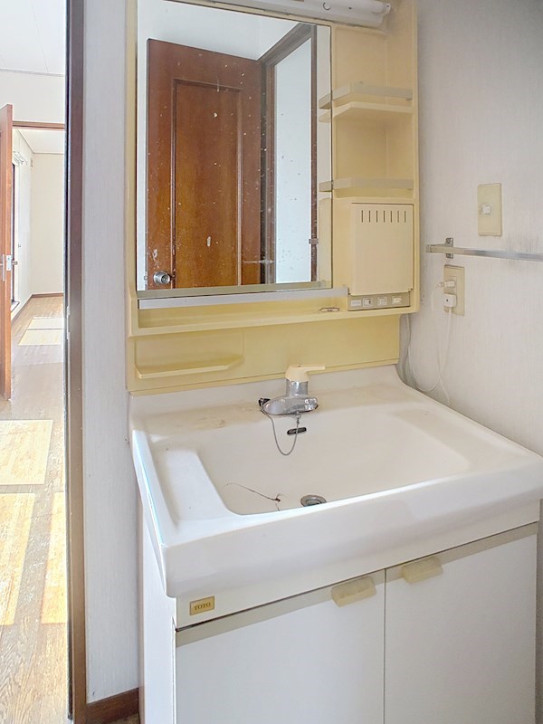 静岡県袋井市新屋４丁目 内観写真（洗面台・洗面所）