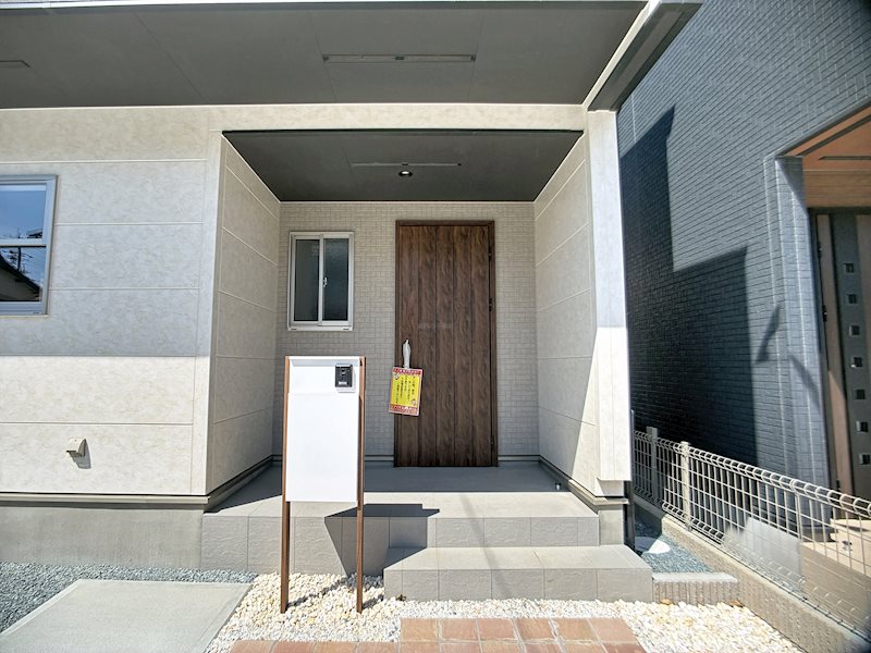 磐田市国府台 現地写真（玄関）
