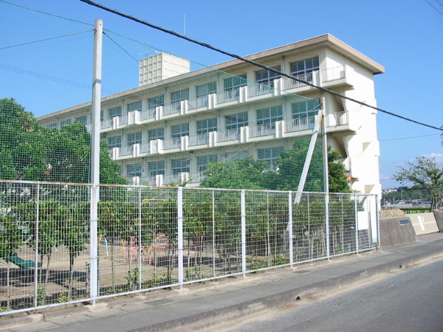 浜松市浜名区内野台1丁目 小学校