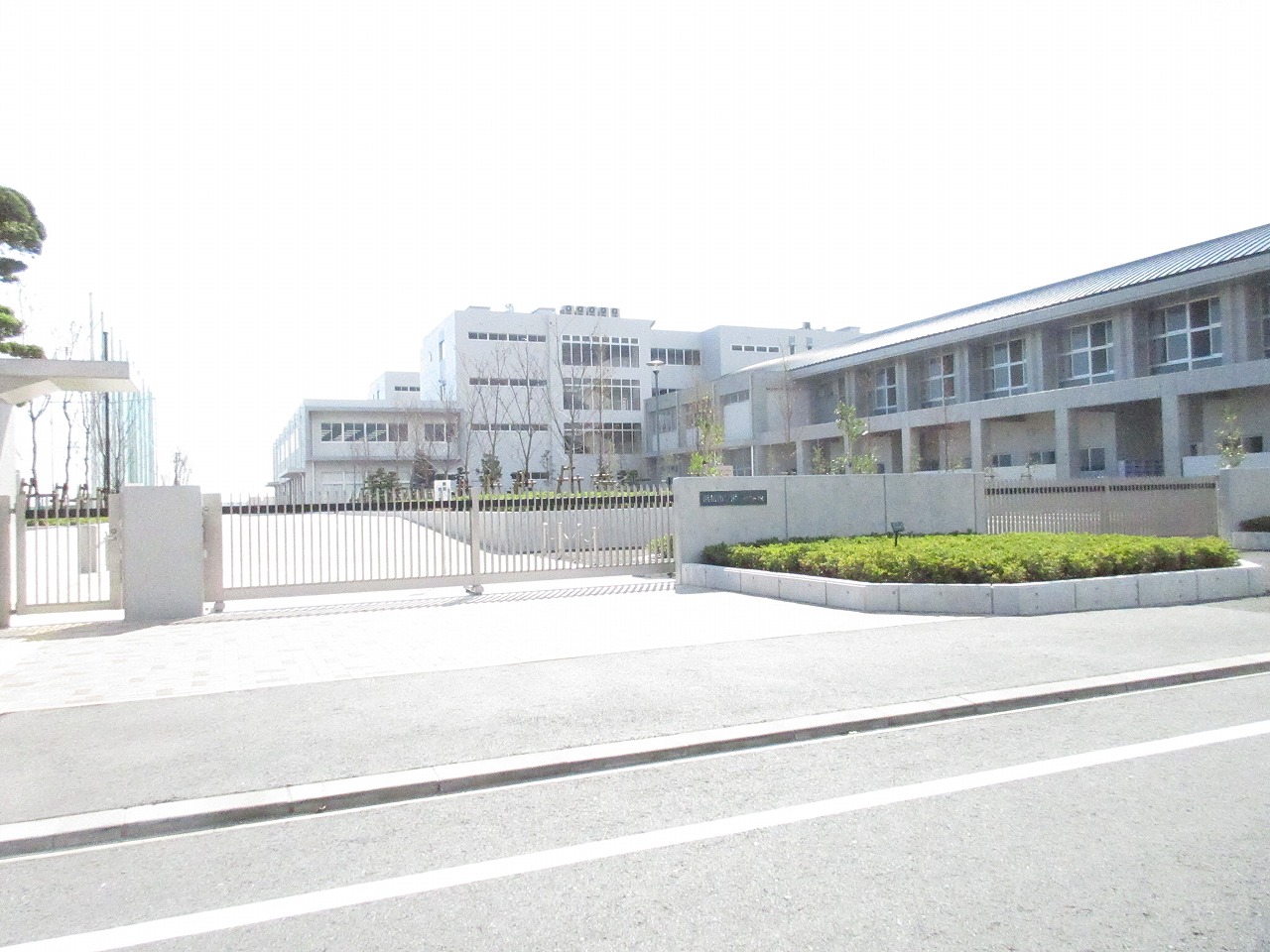 浜松市浜名区内野台1丁目 中学校