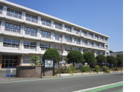 磐田市中泉坂上町 中学校