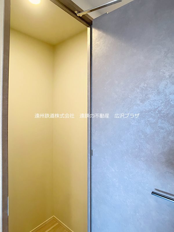 レ・ジェイド袋井駅前 内観写真（収納）