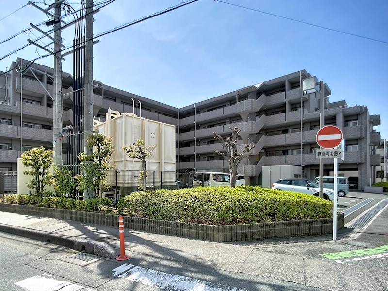 グラン・コート大蒲  共用部写真（駐車場）