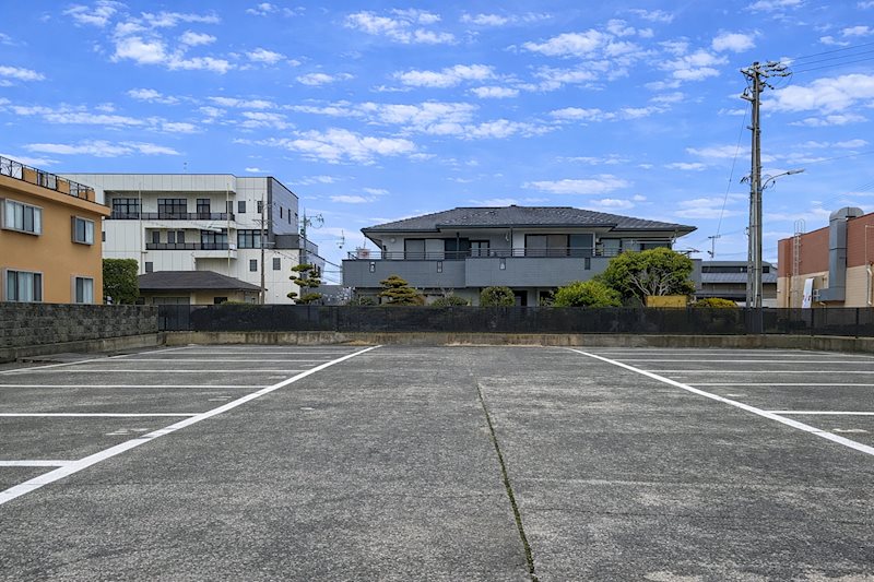 リバティ中島壱番館 共用部写真（駐車場）