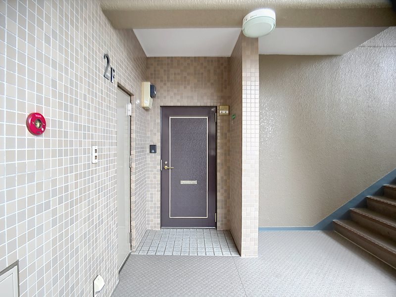 リバティ中島壱番館 現地写真（玄関）