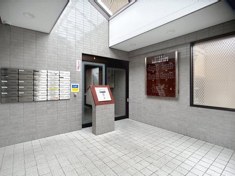 リバティ中島壱番館 共用部写真（エントランス）