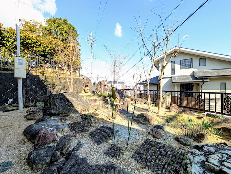 静岡県浜松市中央区半田山３丁目 現地写真（庭）