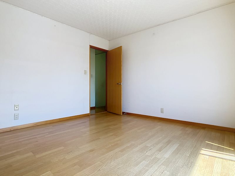 静岡県浜松市浜名区中瀬 内観写真（子供部屋）
