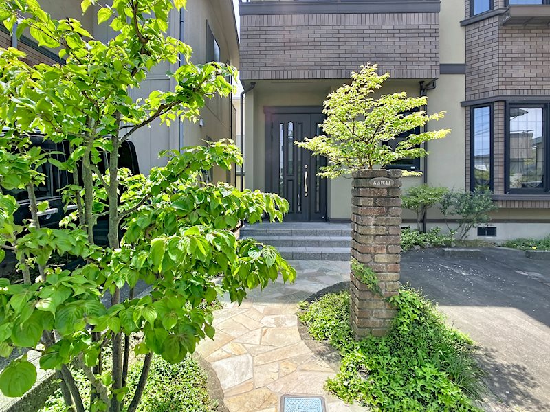 浜松市中央区萩丘5丁目 現地写真（玄関）