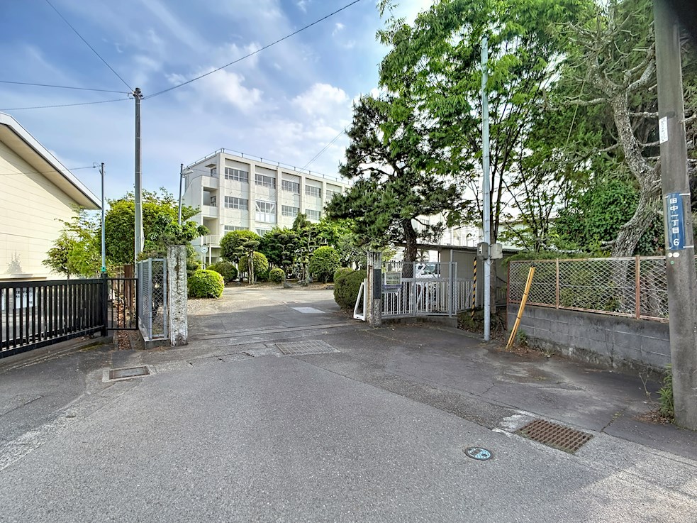 藤枝市藤岡4丁目 中学校