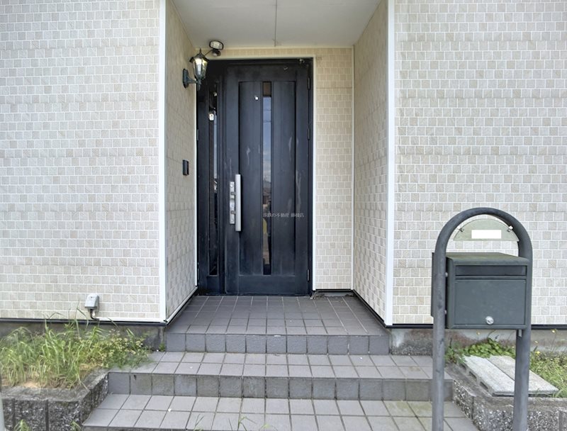 焼津市下小田中町 現地写真（玄関）
