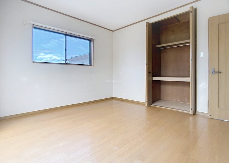 焼津市下小田中町 内観写真（リビング以外の居室）