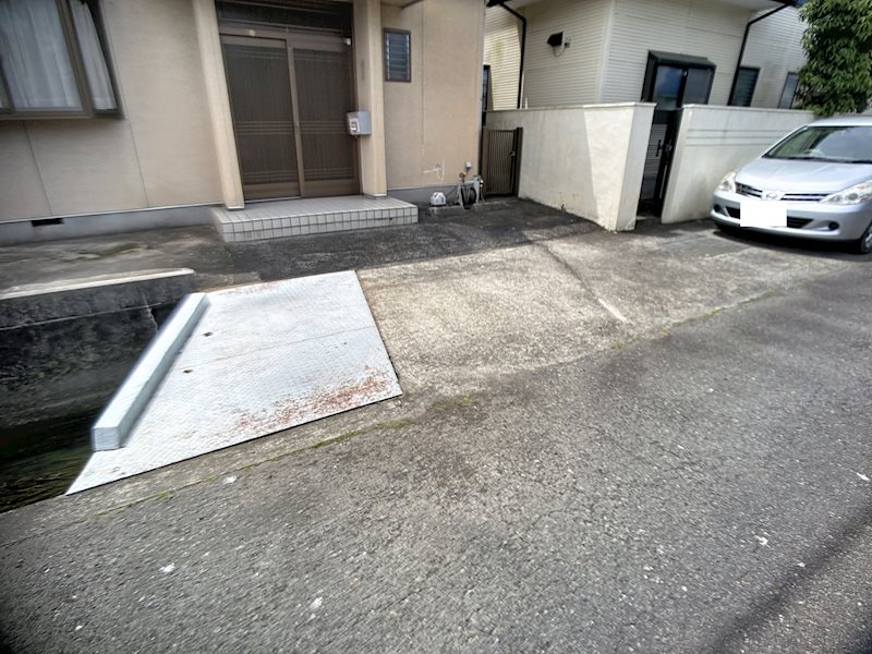 焼津市五ヶ堀之内 現地写真（駐車場）
