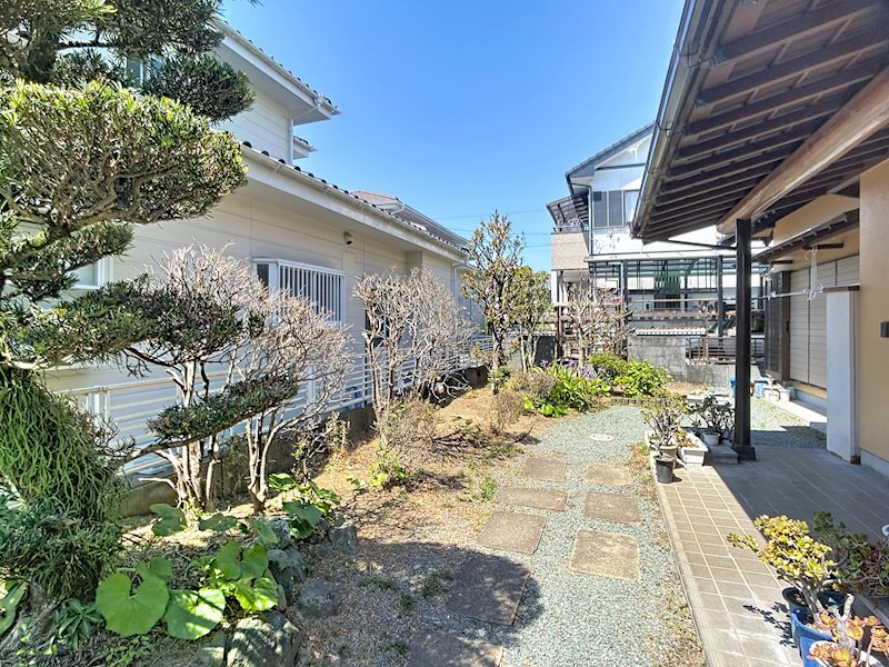 焼津市三右衛門新田 現地写真（庭）