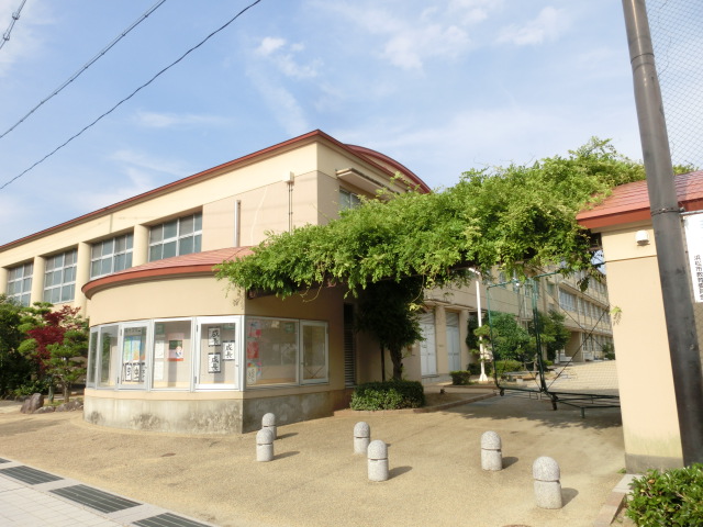 セラン 小学校