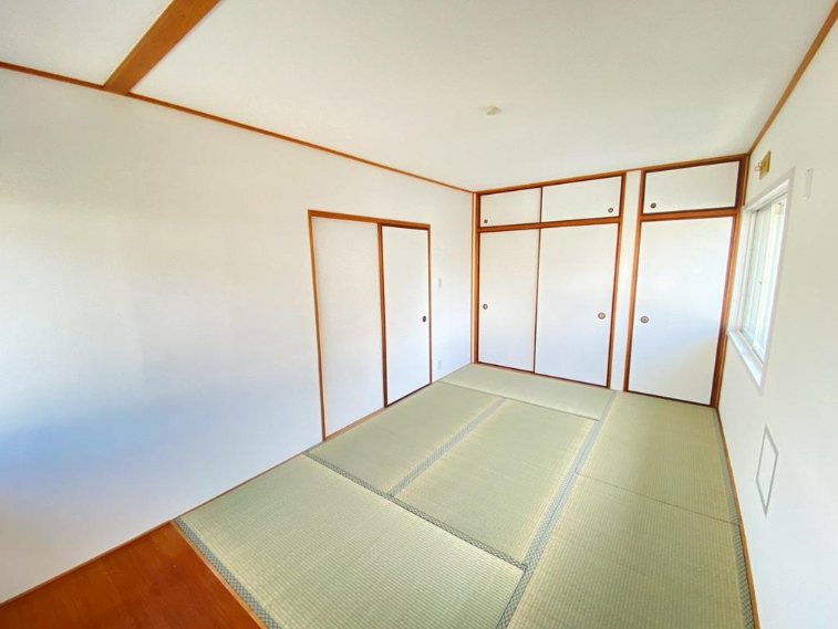 箕面市新稲6丁目 戸建 内観写真（リビング以外の居室）