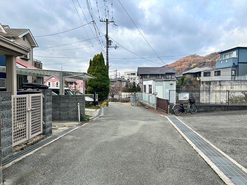 箕面市新稲6丁目 戸建 現地写真（前面道路含む現地写真）