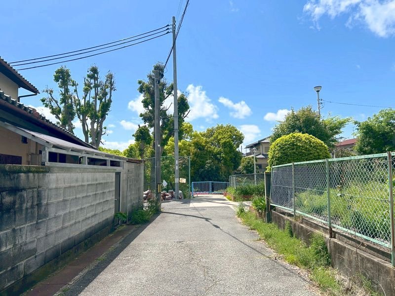 【会員限定】箕面市桜ケ丘4丁目 土地 現地写真（前面道路含む現地写真）