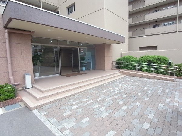 桂ガーデンハイツ 共用部写真（エントランス）