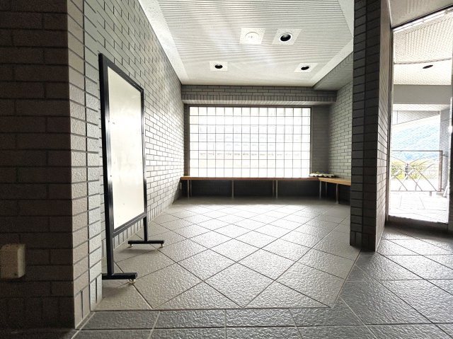 グレース嵐山 共用部写真（ロビー）