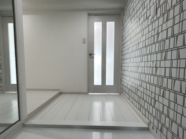グレース嵐山 現地写真（玄関）