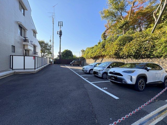 グランフォルム清水別邸 共用部写真（駐車場）