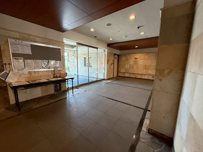 ディアエスタミオ桂壱番館 共用部写真（エントランス）