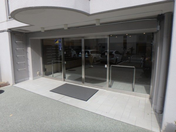 山科音羽マンションA棟 共用部写真（エントランス）