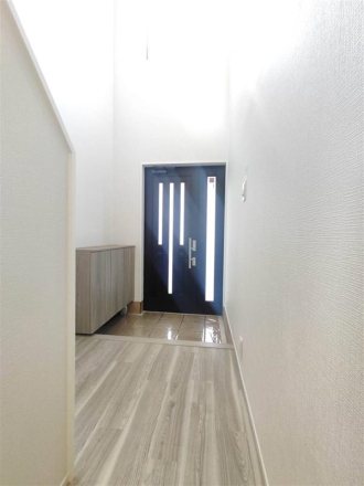 西京区御陵峰ケ堂町２丁目28-13 戸建 現地写真（玄関）