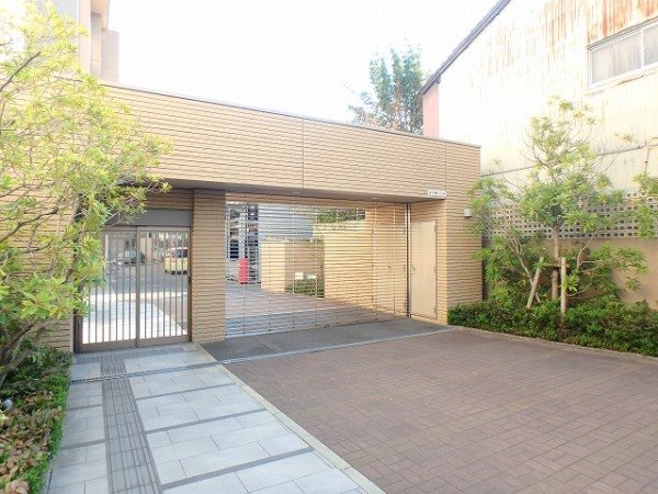 イニシア中京丸太町通り 共用部写真（エントランス）