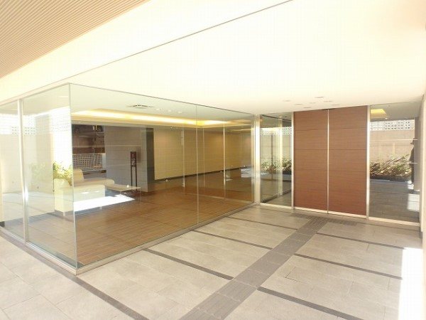 イニシア中京丸太町通り 共用部写真（エントランス）