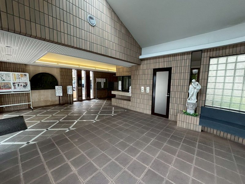 ルネ墨染２番館 共用部写真（ロビー）