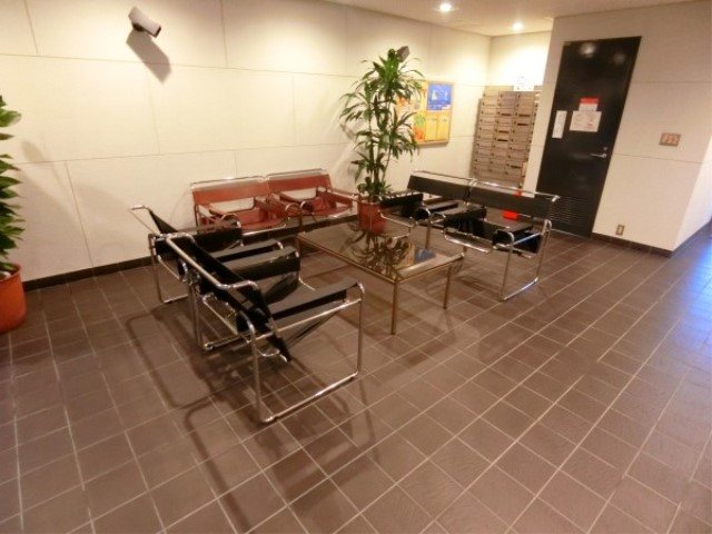 岡崎ガーデンズ 共用部写真（ロビー）