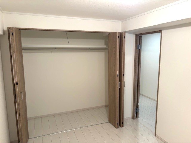 山科セントラルハイツ 内観写真（収納）