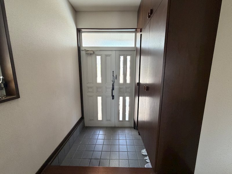 奈良県生駒市俵口町 現地写真（玄関）