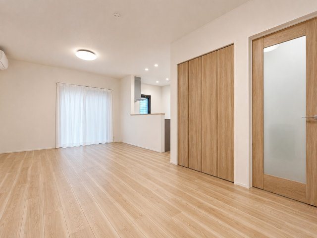 西京区松室扇田町13-4 戸建 内観写真（リビング）