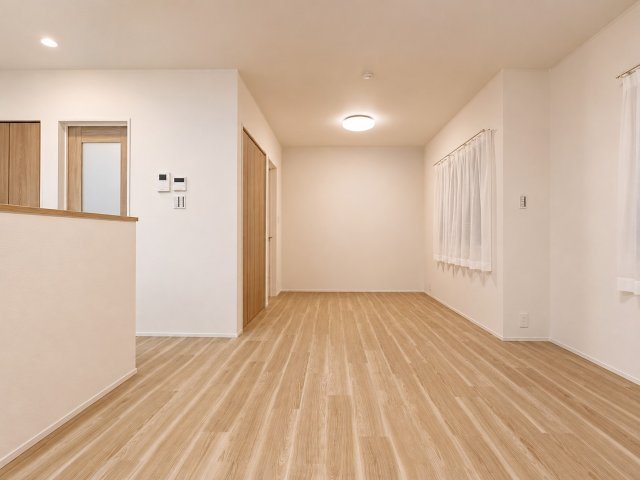 西京区松室扇田町13-4 戸建 内観写真（リビング）
