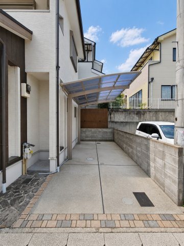 西京区松室扇田町13-4 戸建 現地写真（駐車場）
