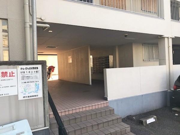 泉ケ丘コーポラスA3　3棟 共用部写真（エントランス）