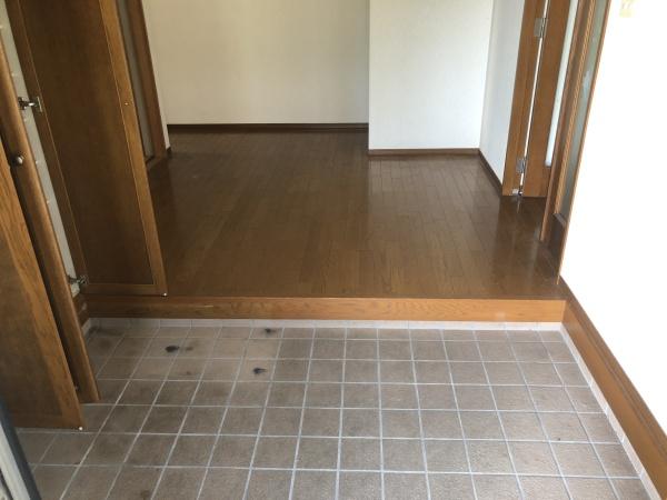 大津市日吉台　中古戸建 現地写真（玄関）