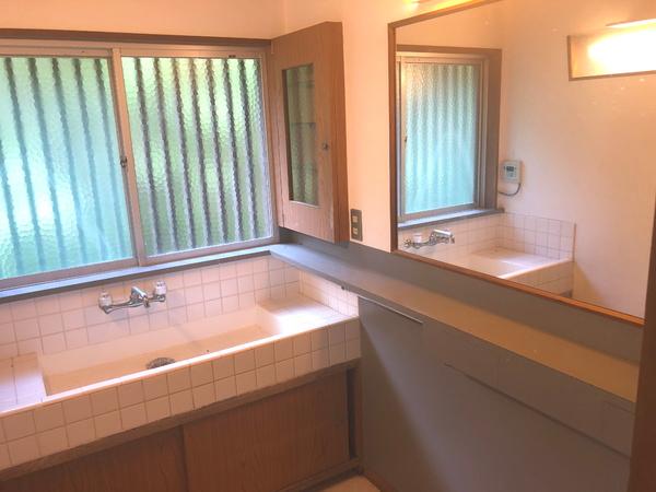 京都市左京区修学院檜峠町　中古戸建 内観写真（洗面台・洗面所）