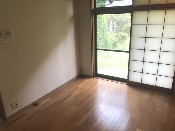 京都市左京区修学院檜峠町　中古戸建 内観写真（リビング）