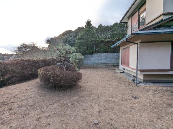 京都市左京区修学院檜峠町　中古戸建 現地写真（庭）